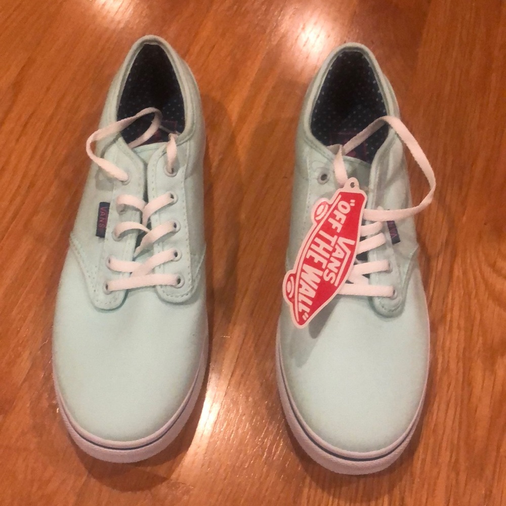 vans brand new w tags. size 8